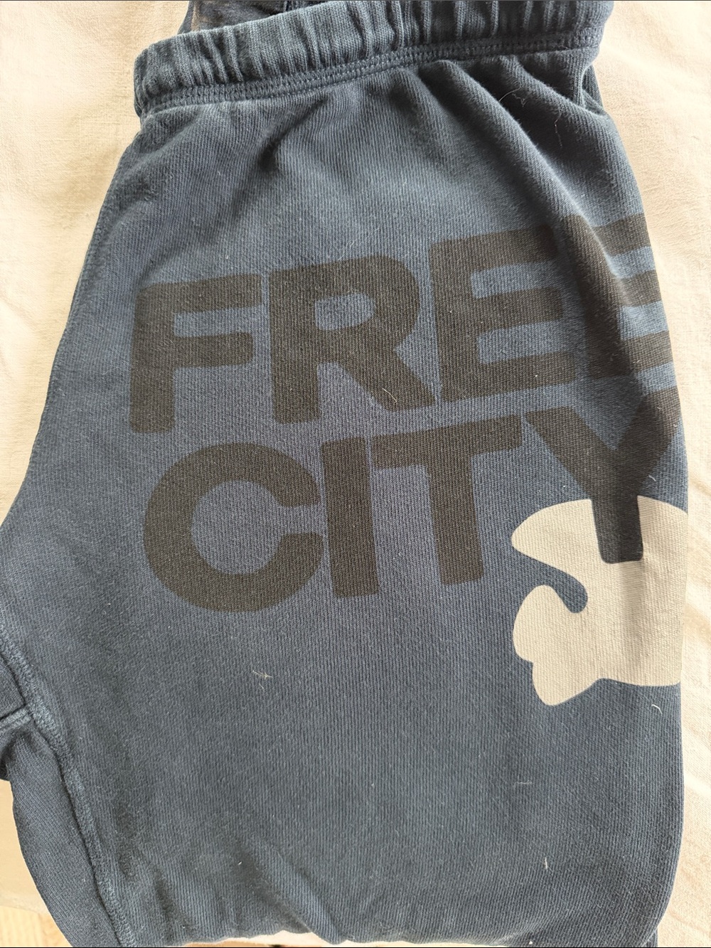 FREE CITY Navy cropped jiggers in Navy Blue